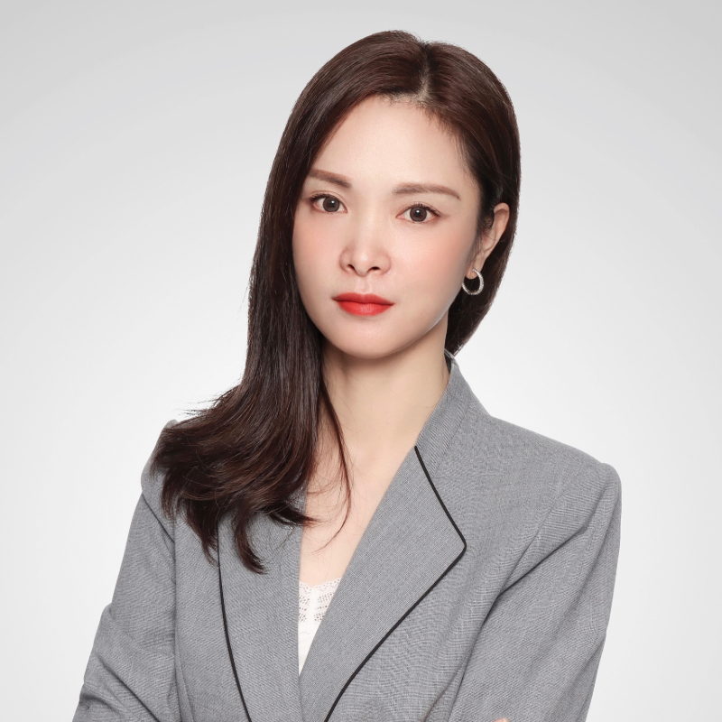 VIKI YANG